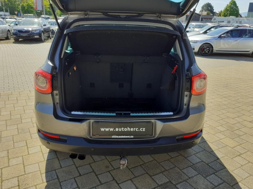 2009 Volkswagen TIGUAN - 16