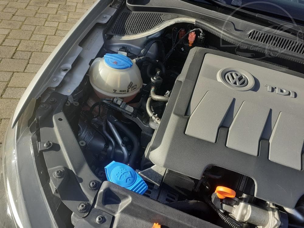 2011 Volkswagen POLO - 17