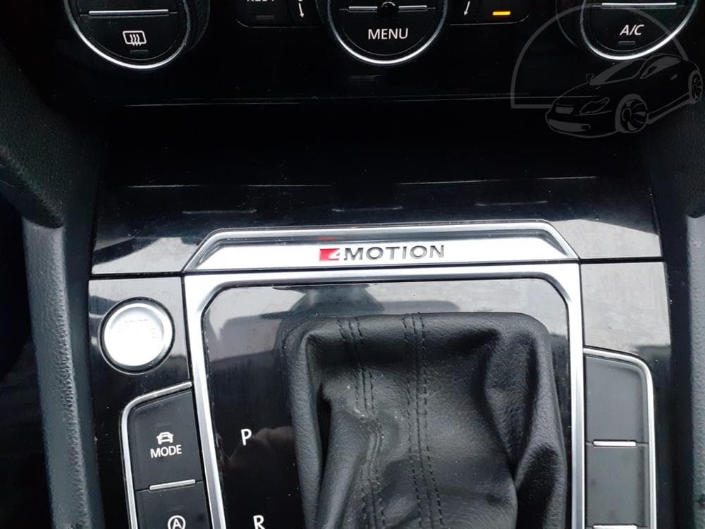 2015 Volkswagen Passat - 19