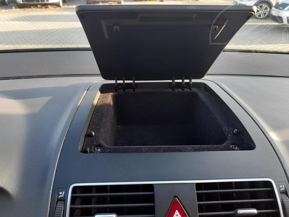 2011 Volkswagen Touran - 20