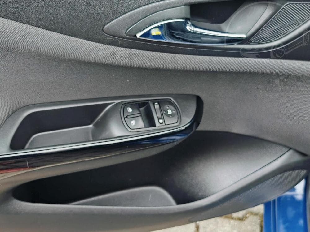 2019 Opel CORSA - 12