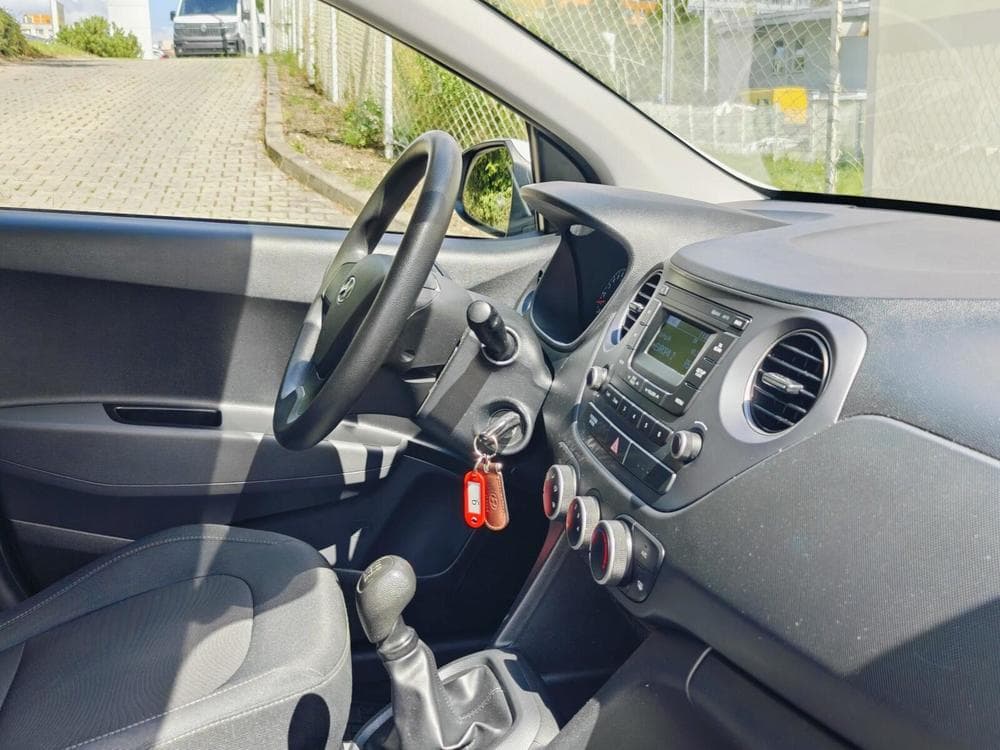 2018 Hyundai i10 - 18