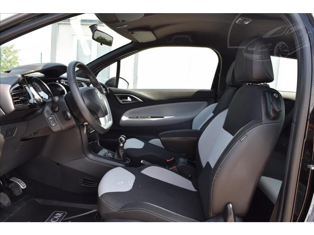 2014 Citroen DS3 - 29
