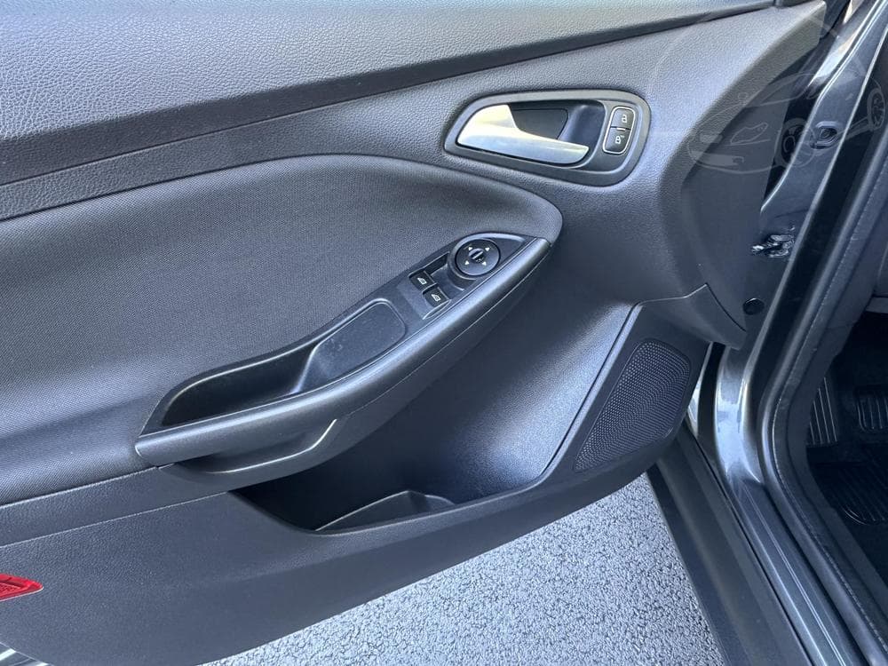 2015 Ford FOCUS - 17