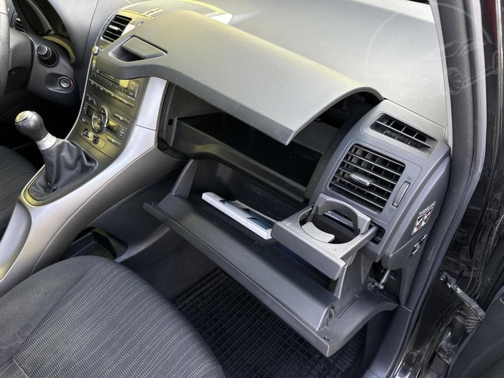 2008 Toyota Auris - 29