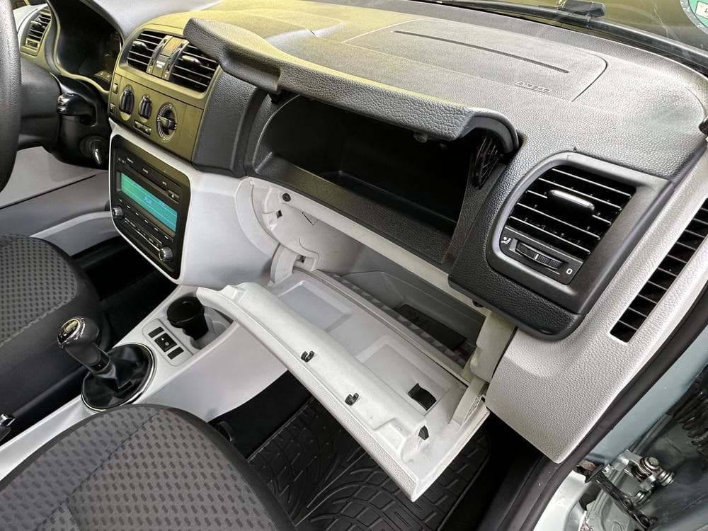 2011 Škoda FABIA - 16