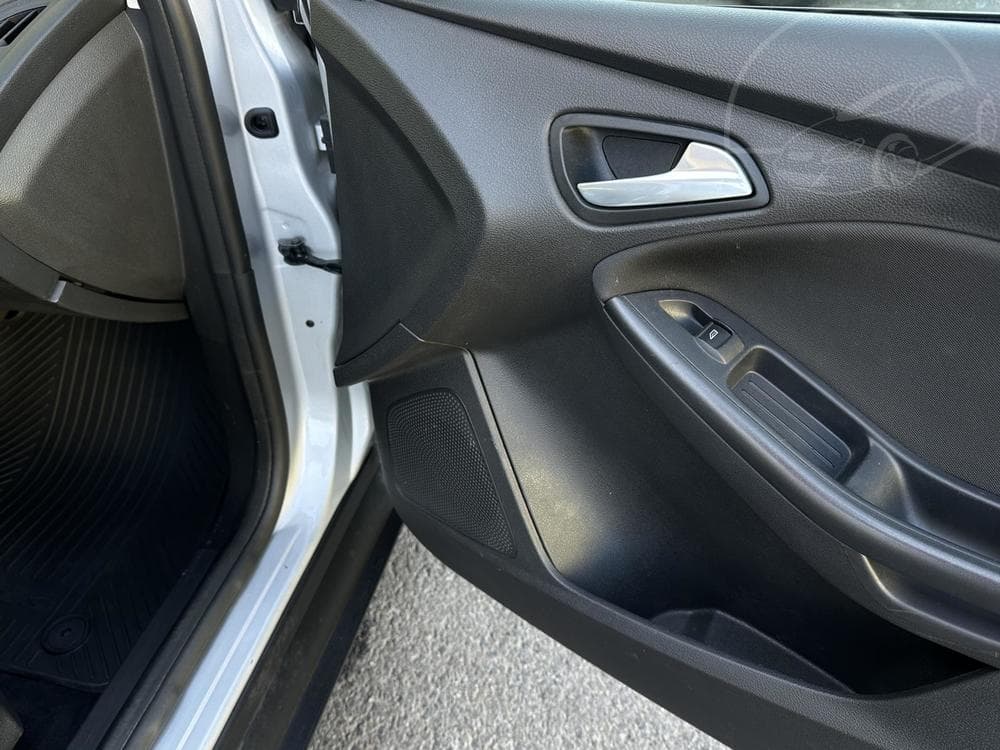 2017 Ford FOCUS - 19
