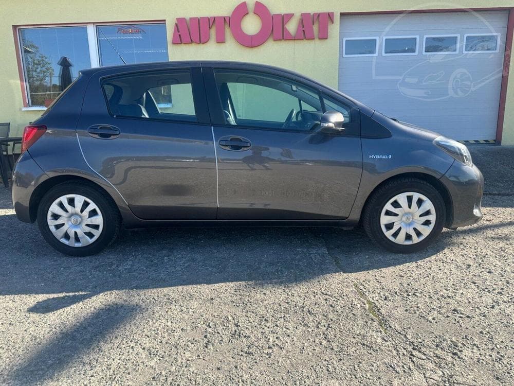 2016 Toyota YARIS - 4