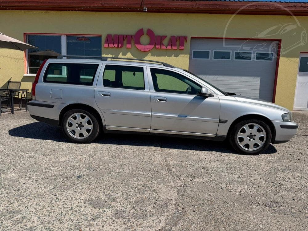 2002 Volvo V70 - 2