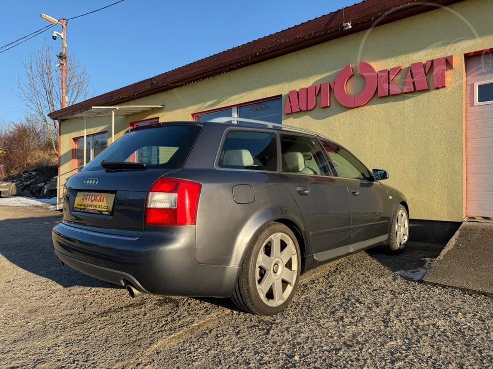 2004 Audi S4 - 9
