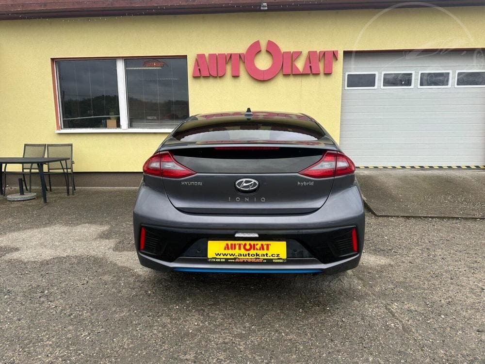 2018 Hyundai IONIQ - 13