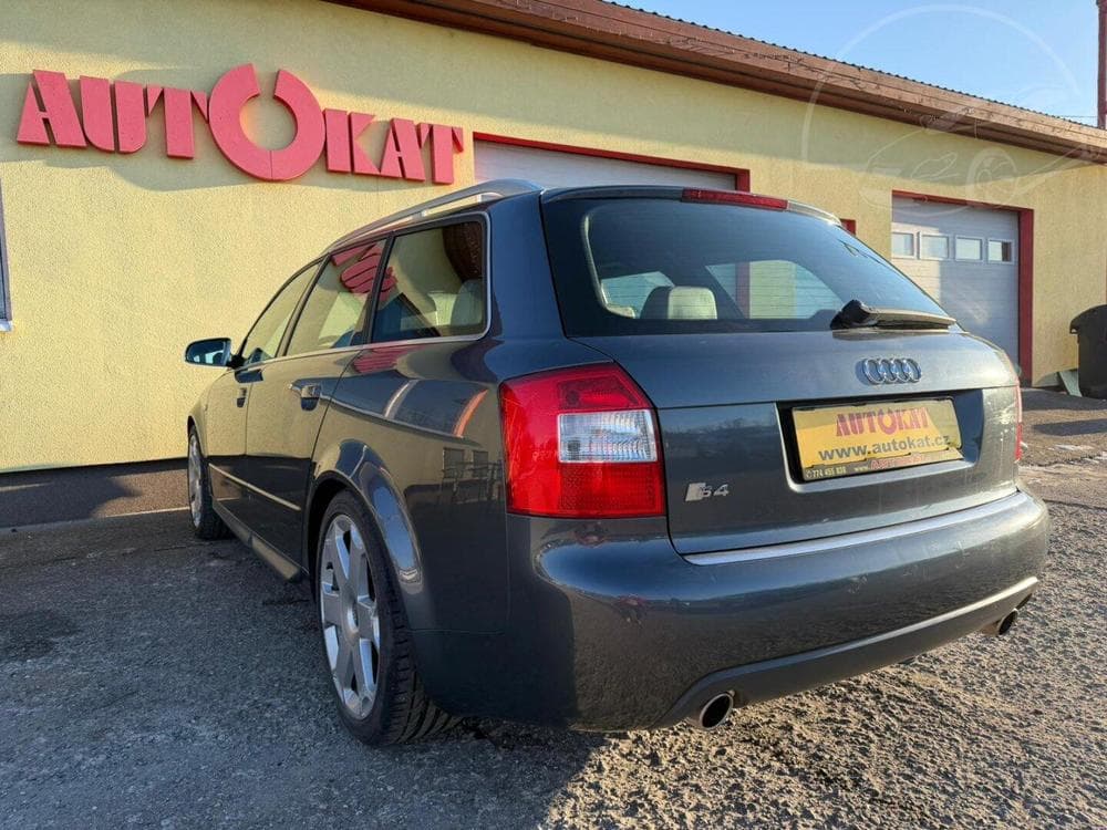 2004 Audi S4 - 17