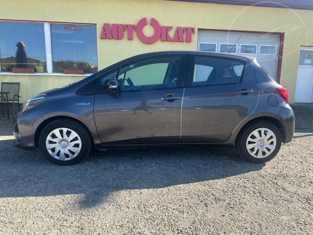 2016 Toyota YARIS - 16