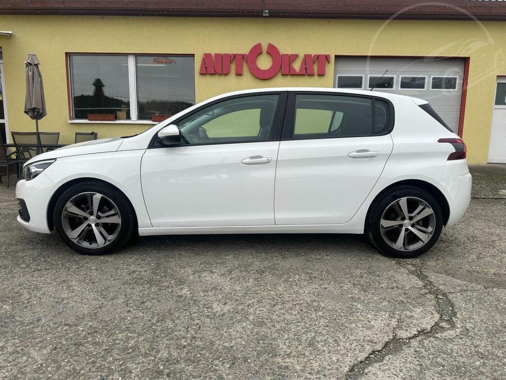 2018 Peugeot 308 - 11
