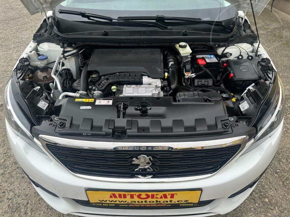 2018 Peugeot 308 - 17