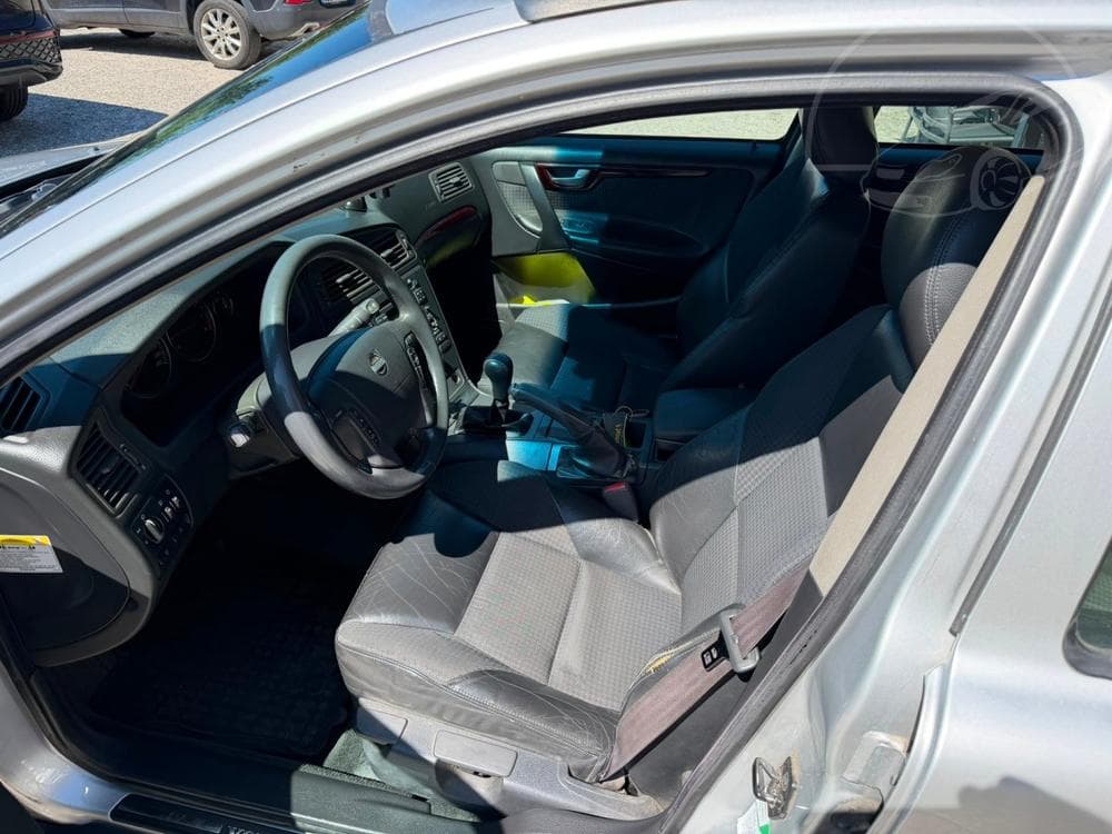 2002 Volvo V70 - 9