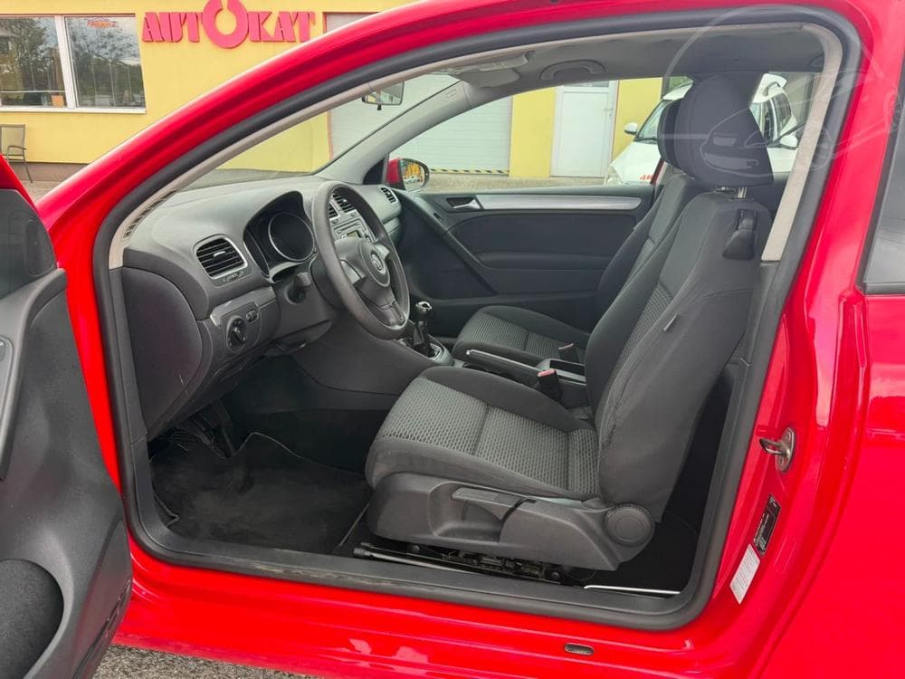 2010 Volkswagen GOLF - 9