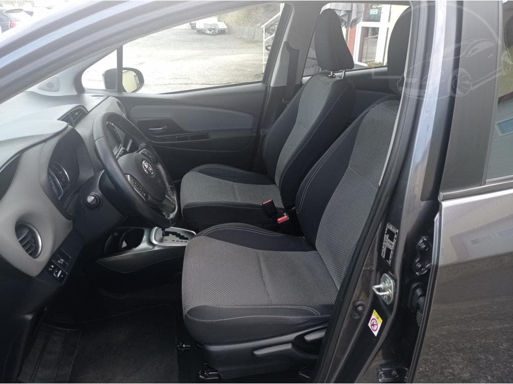 2016 Toyota YARIS - 31