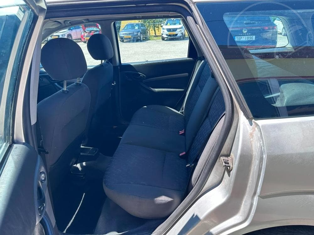 2000 Ford FOCUS - 11