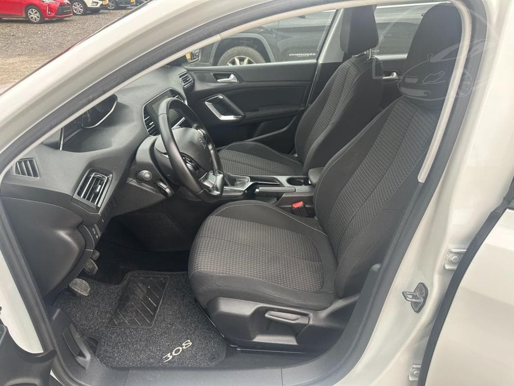 2018 Peugeot 308 - 23