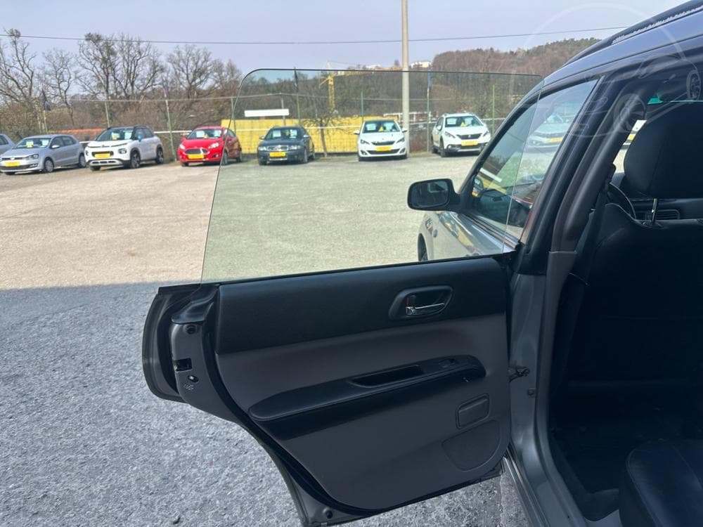 2005 Subaru FORESTER - 12