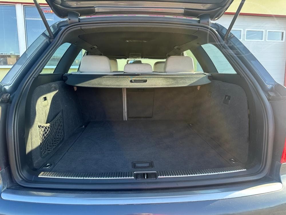 2004 Audi S4 - 49