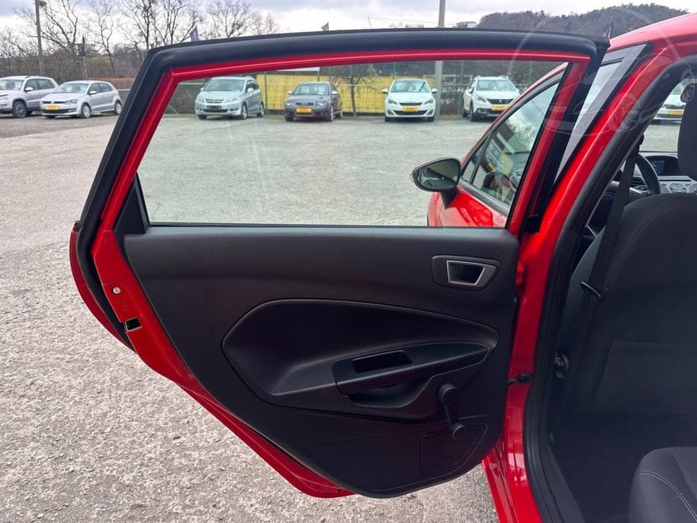 2016 Ford FIESTA - 49