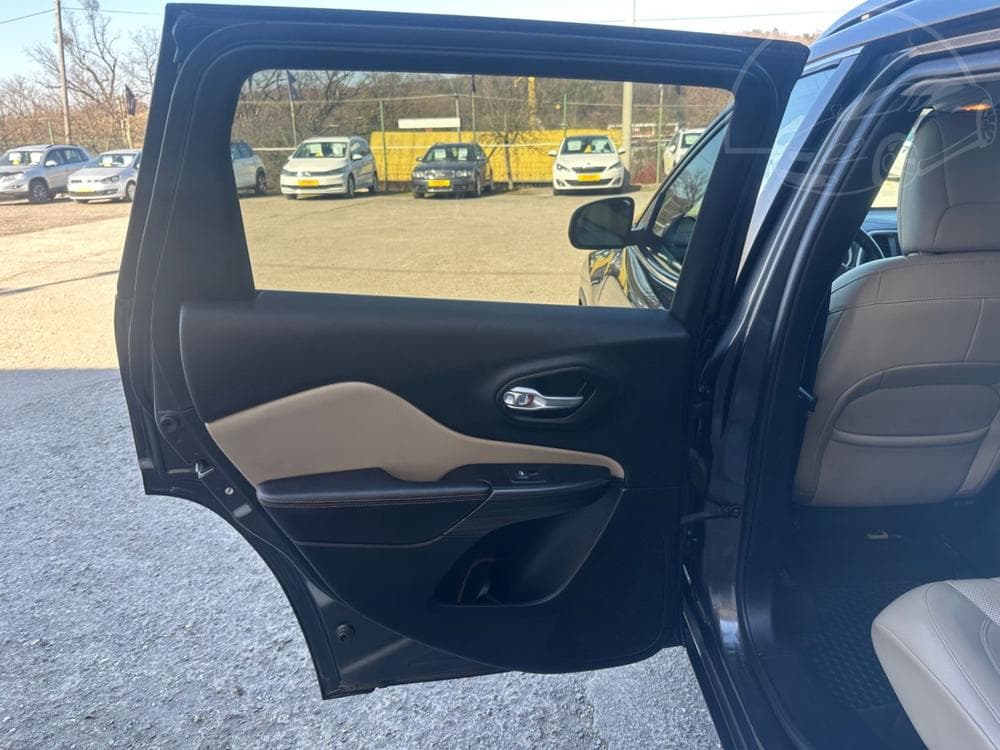 2015 Jeep CHEROKEE - 53