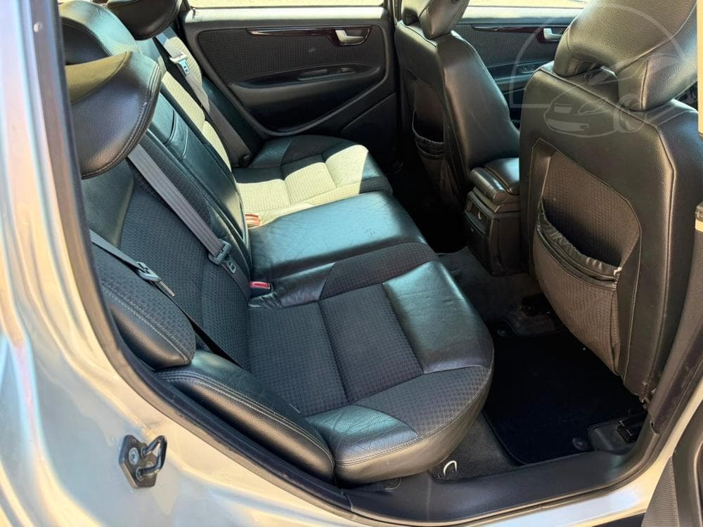 2002 Volvo V70 - 14