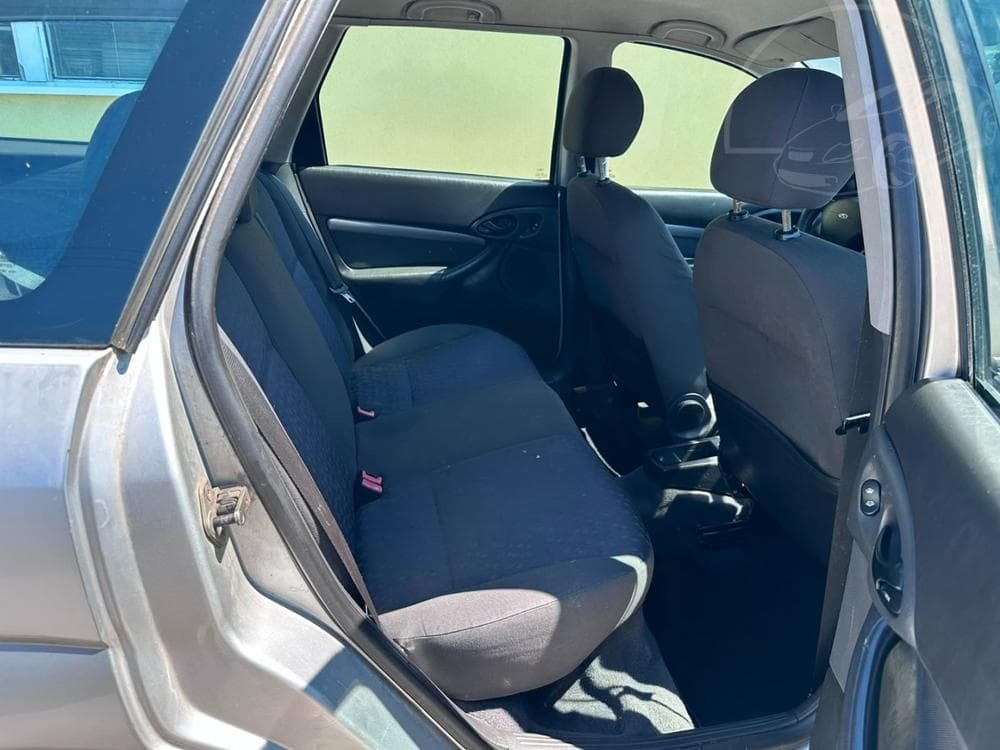 2000 Ford FOCUS - 15