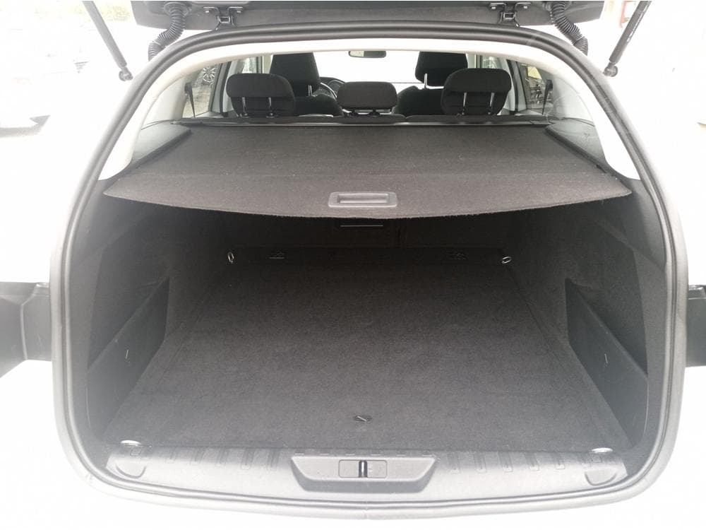 2016 Peugeot 308 - 16