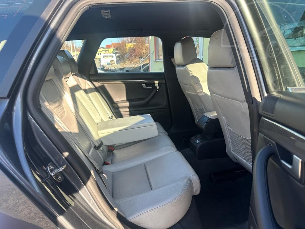 2004 Audi S4 - 61