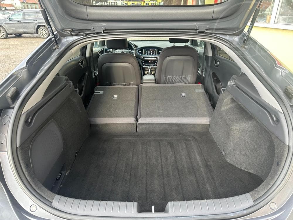2018 Hyundai Ioniq - 16