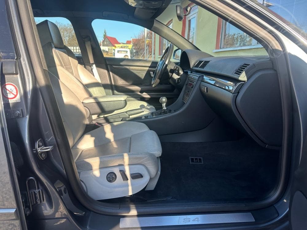 2004 Audi S4 - 65