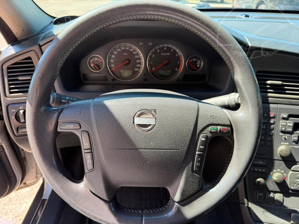 2002 Volvo V70 - 17