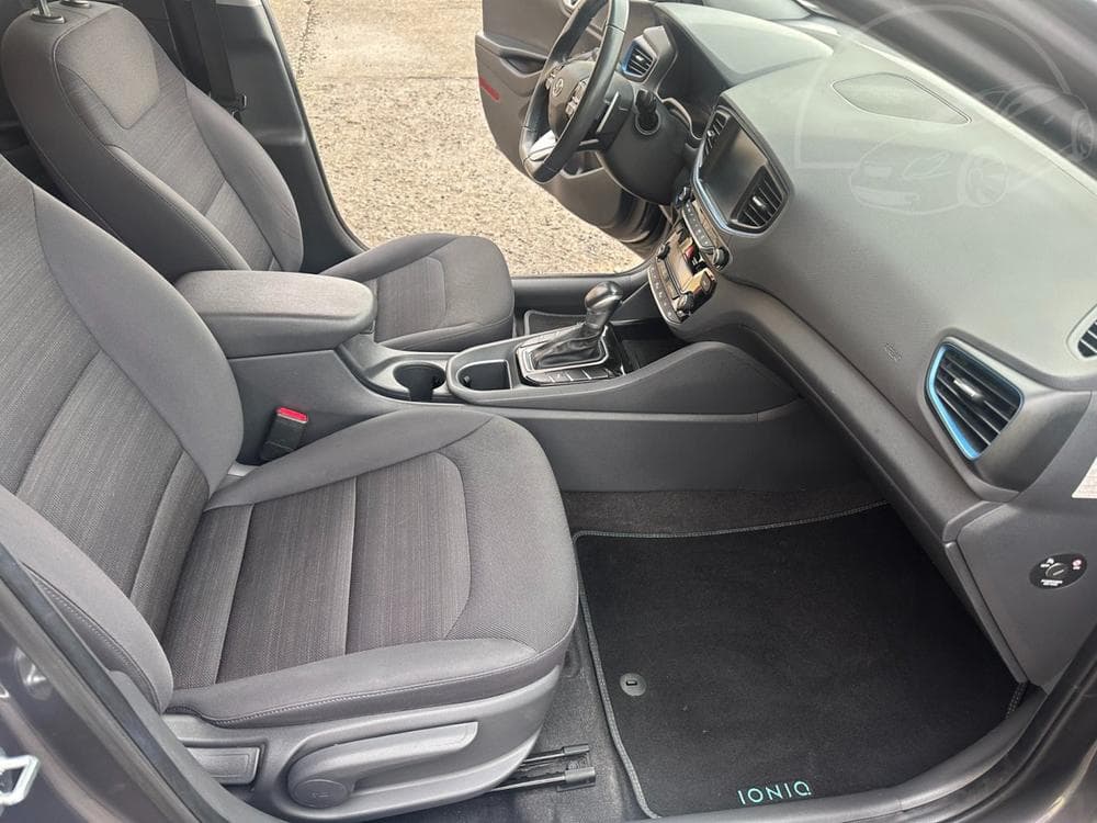 2018 Hyundai Ioniq - 18
