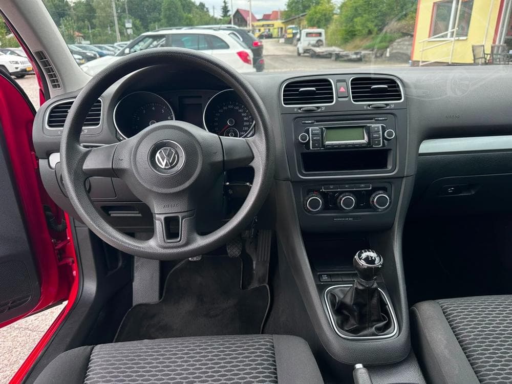 2010 Volkswagen GOLF - 18