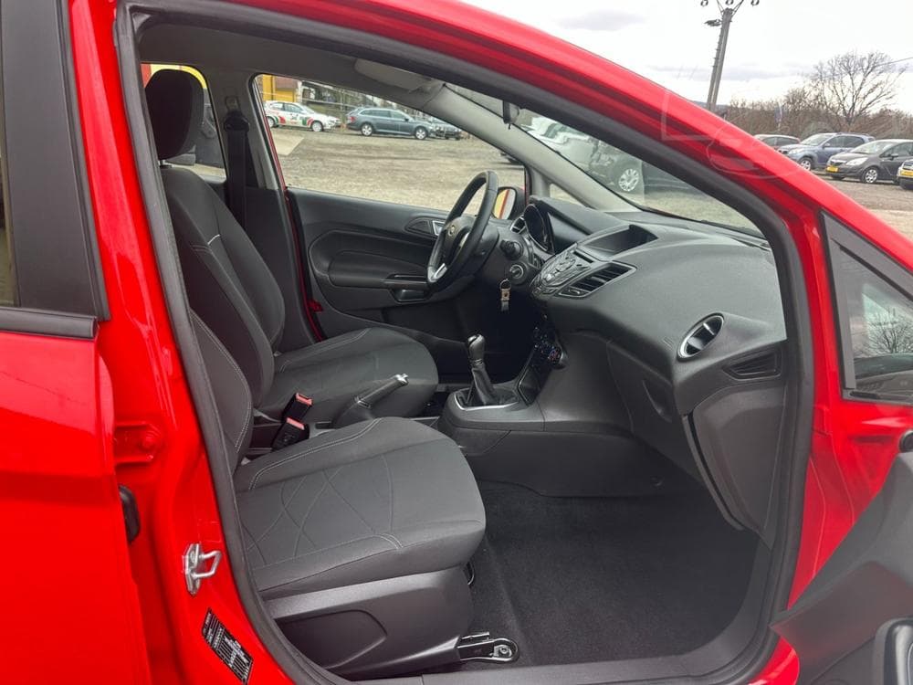 2016 Ford FIESTA - 73