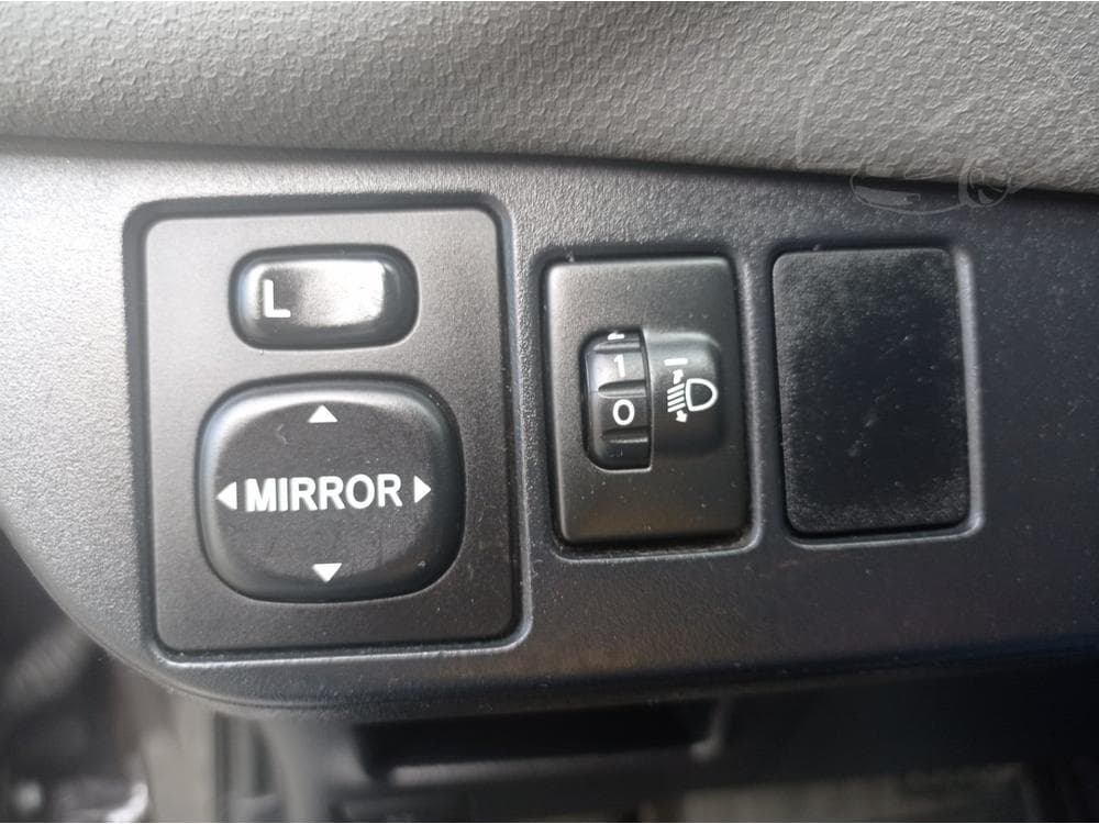 2016 Toyota YARIS - 58