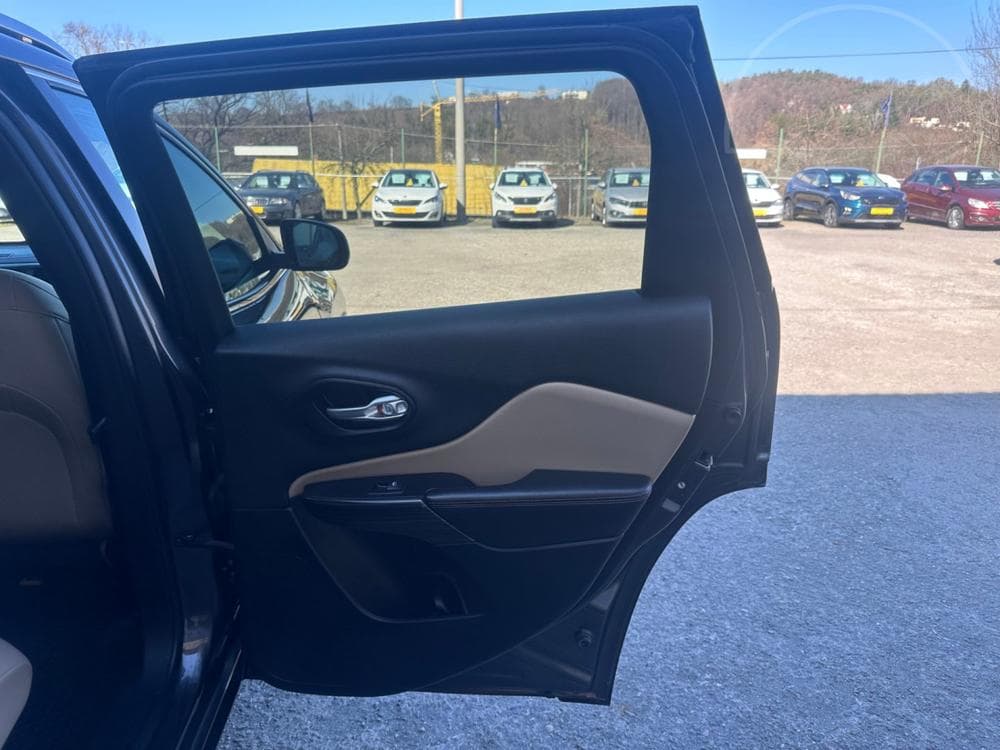 2015 Jeep CHEROKEE - 77