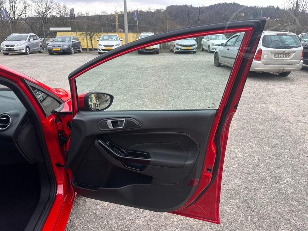 2016 Ford FIESTA - 77