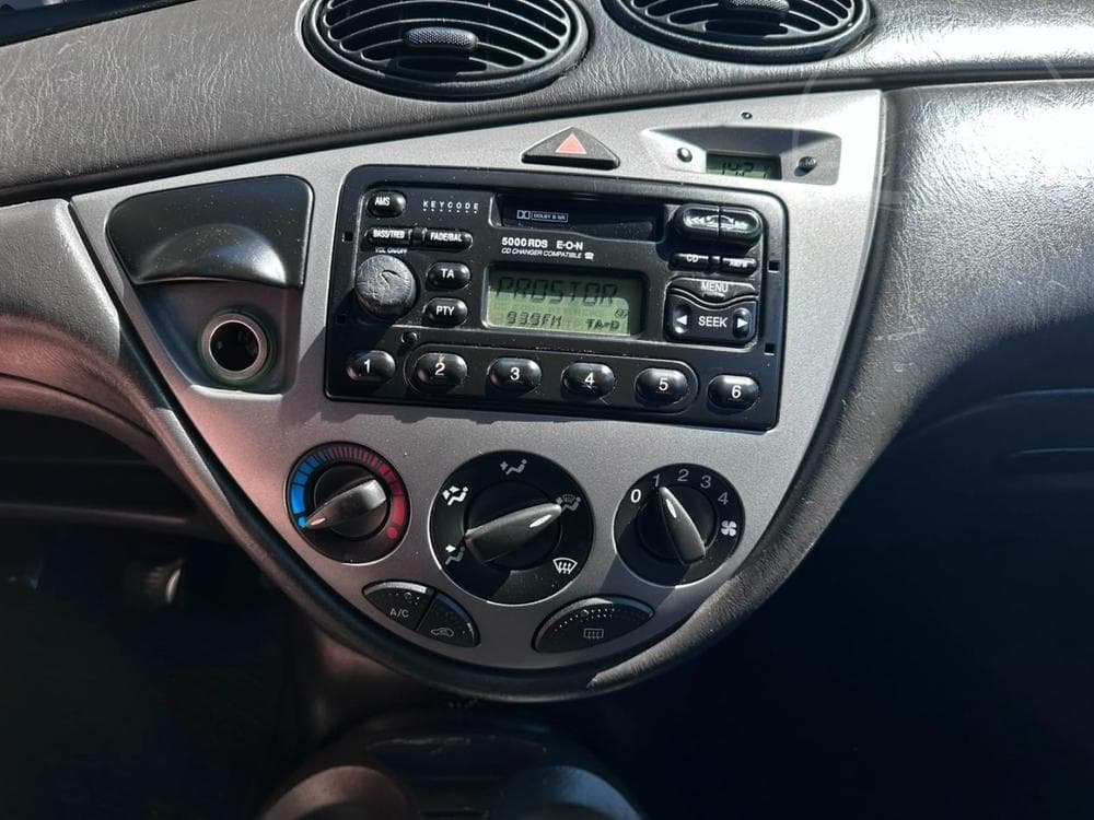 2000 Ford FOCUS - 20