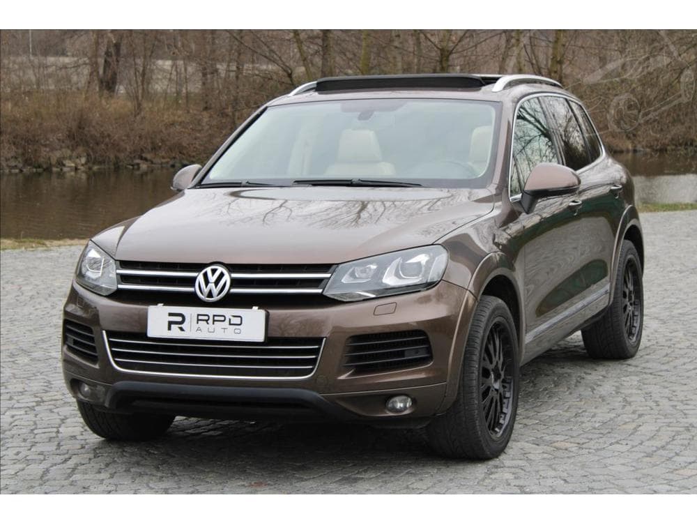 2010 Volkswagen Touareg - 2