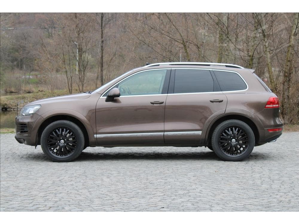 2010 Volkswagen Touareg - 5