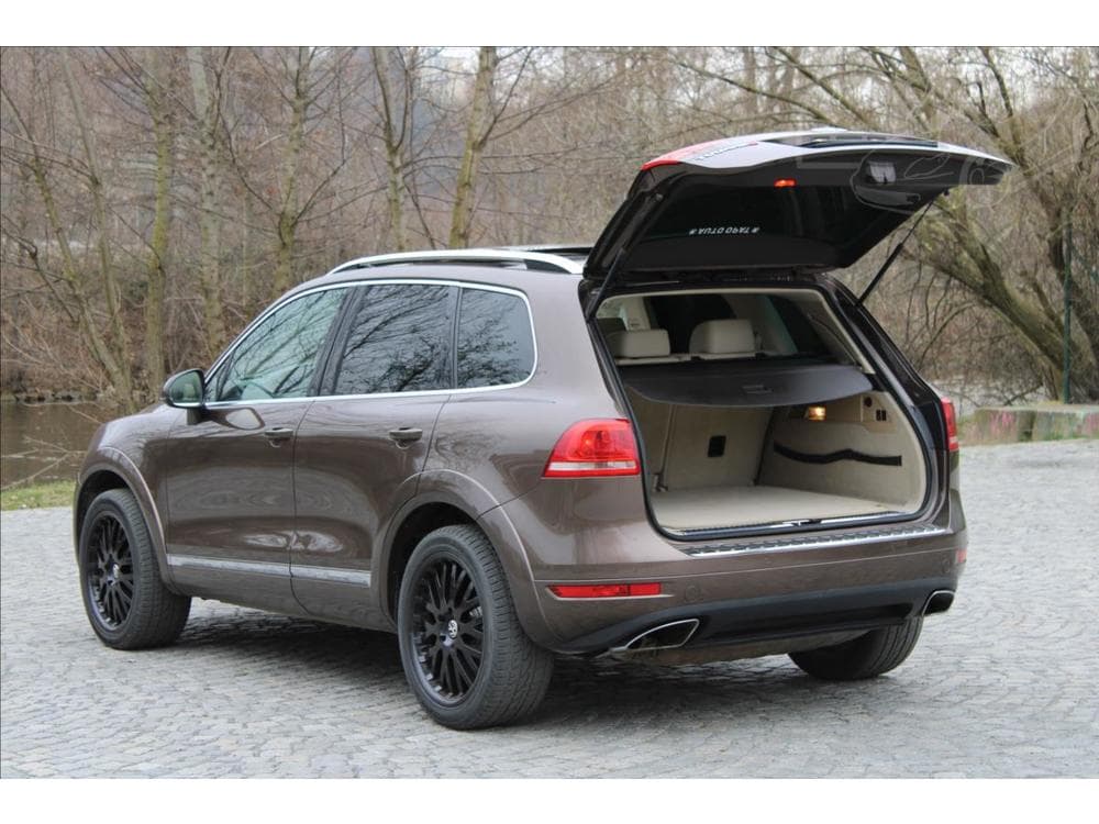 2010 Volkswagen Touareg - 9