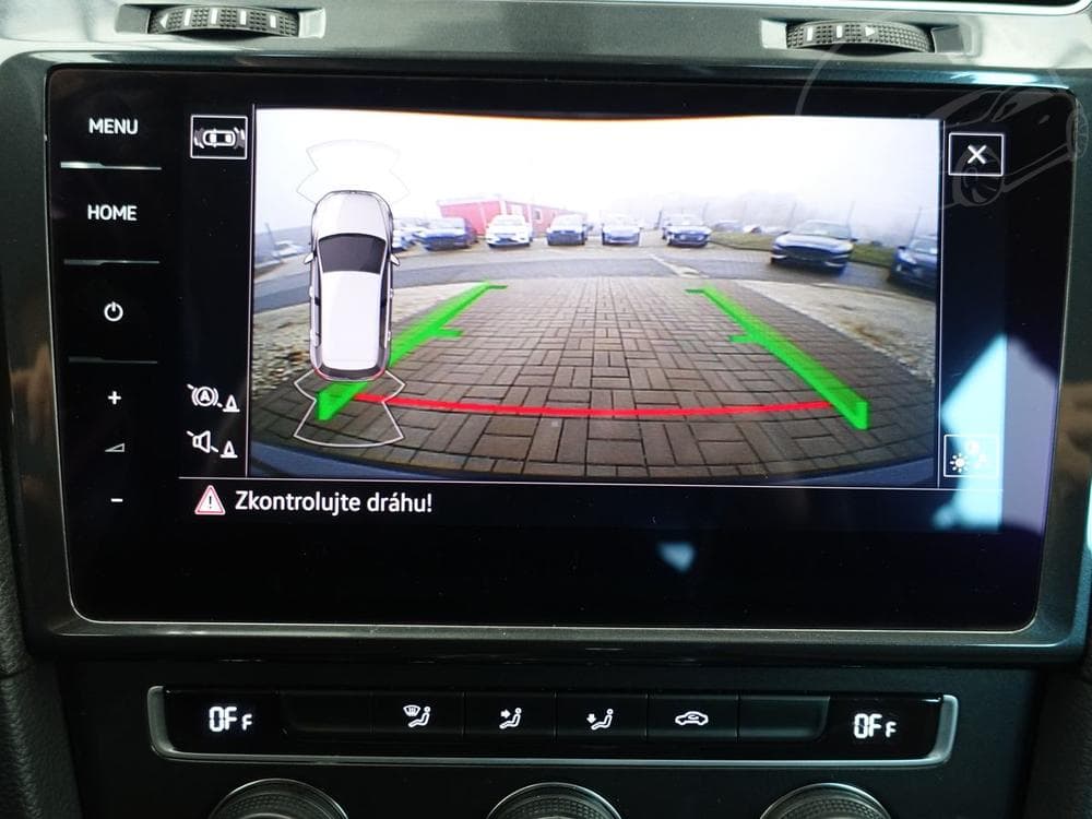 2020 Volkswagen Golf - 20