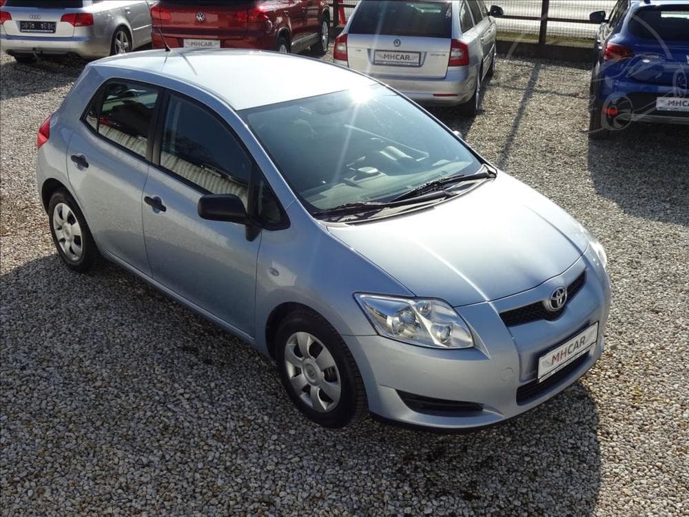 Toyota Auris 1,33 VVTi 74 kW
