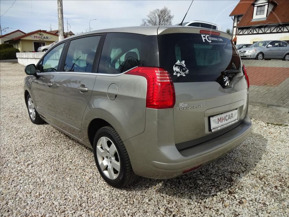 2012 Peugeot 5008 - 5