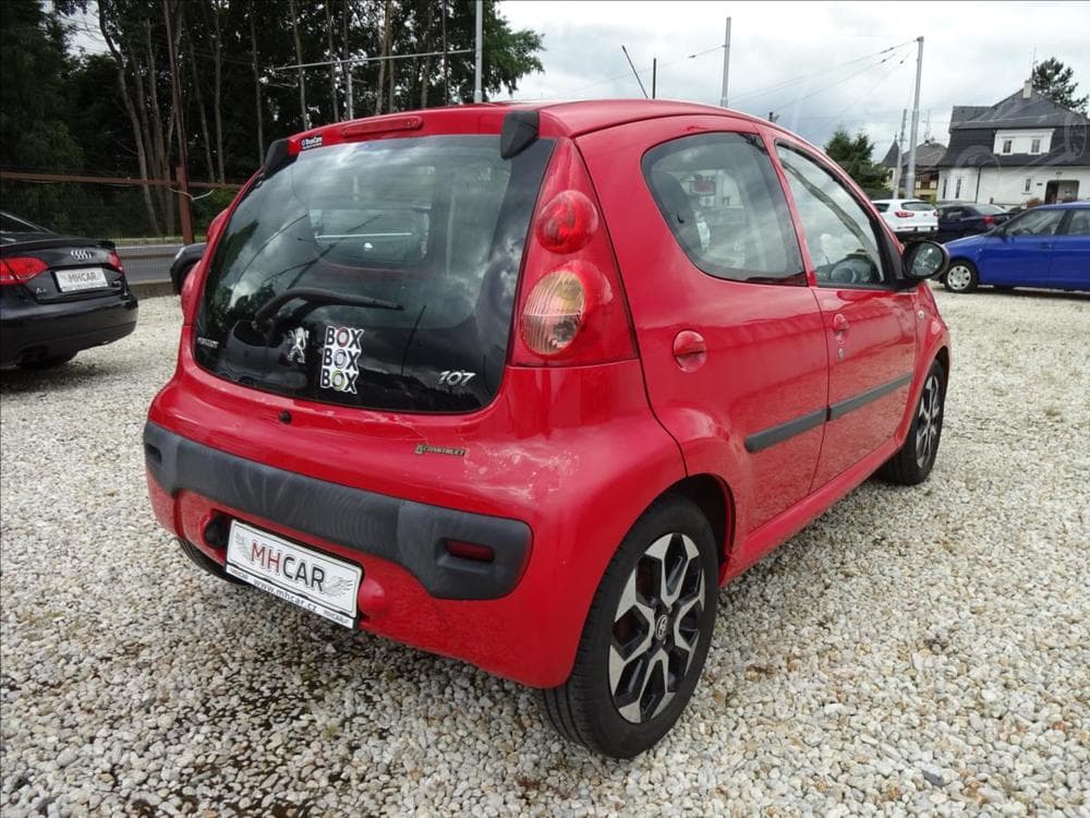 2010 Peugeot 107 - 7