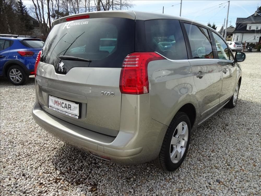 2012 Peugeot 5008 - 7